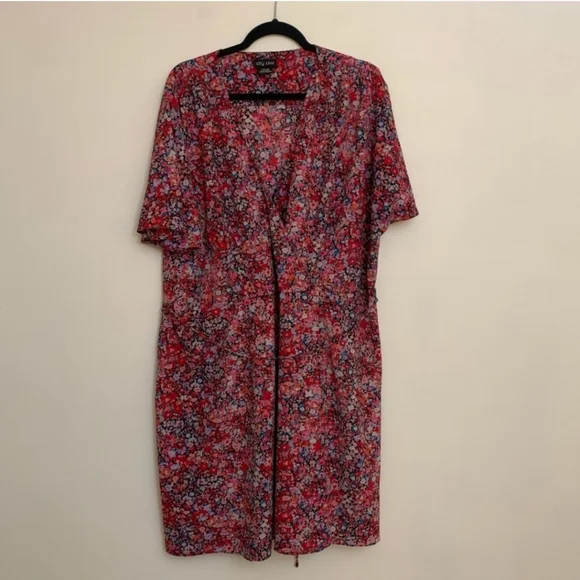 City Chic ditst floral faux wrap dress - Picture 3 of 8